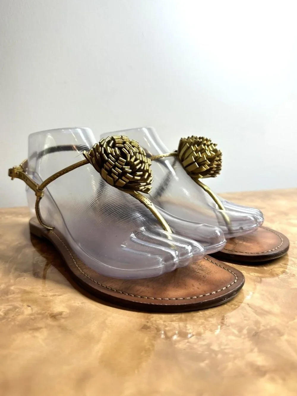 Tory Burch Gold Leather Pom Pom Thong Sandals Size 7.5M Metallic Leather